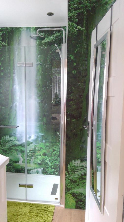 Luxury London Ensuite Double Room, Park Free, Tram-Train! มิทแชม ภายนอก รูปภาพ