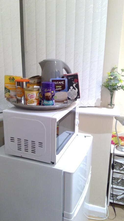 Luxury London Ensuite Double Room, Park Free, Tram-Train! มิทแชม ภายนอก รูปภาพ