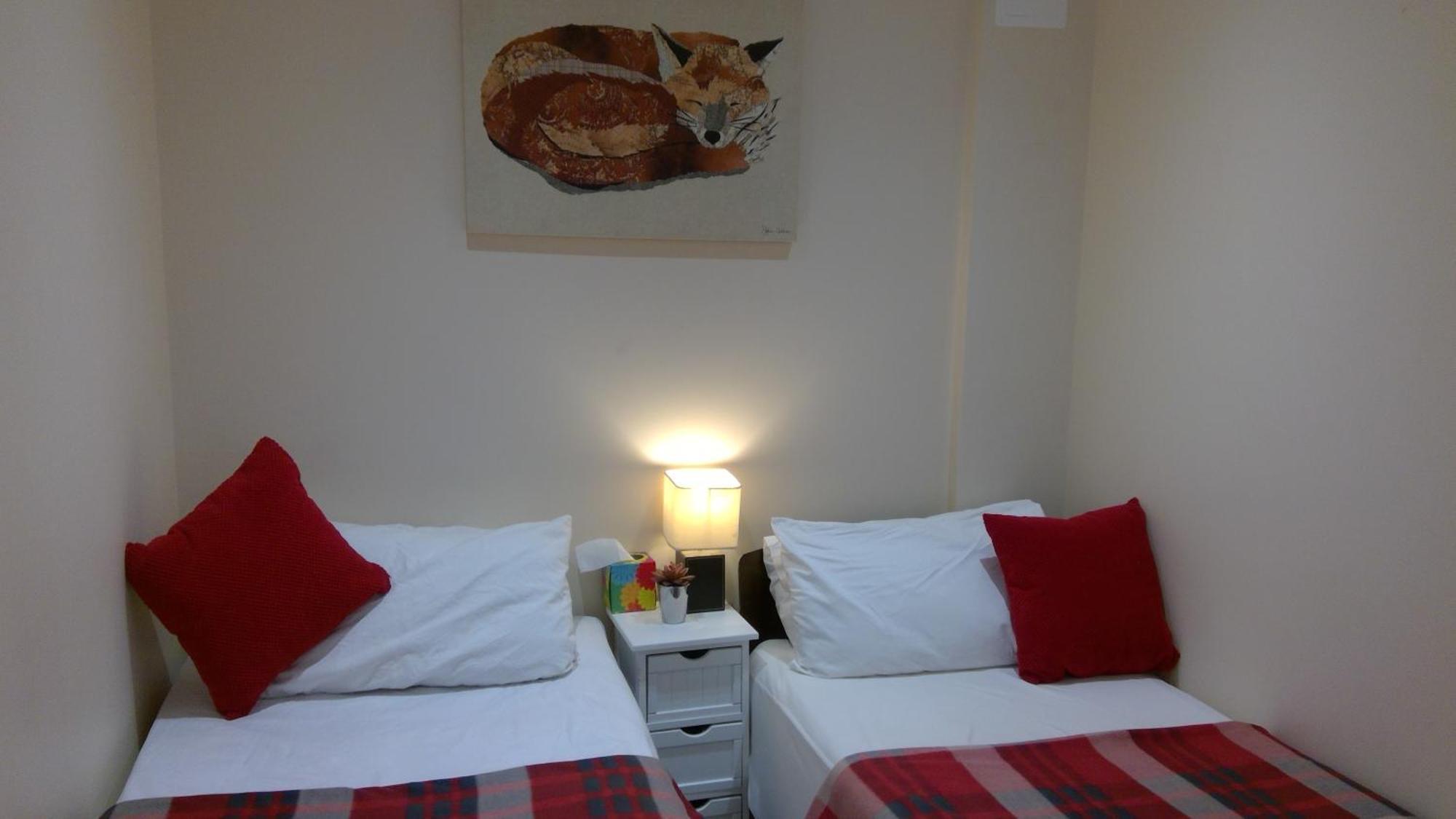 Luxury London Ensuite Double Room, Park Free, Tram-Train! มิทแชม ภายนอก รูปภาพ
