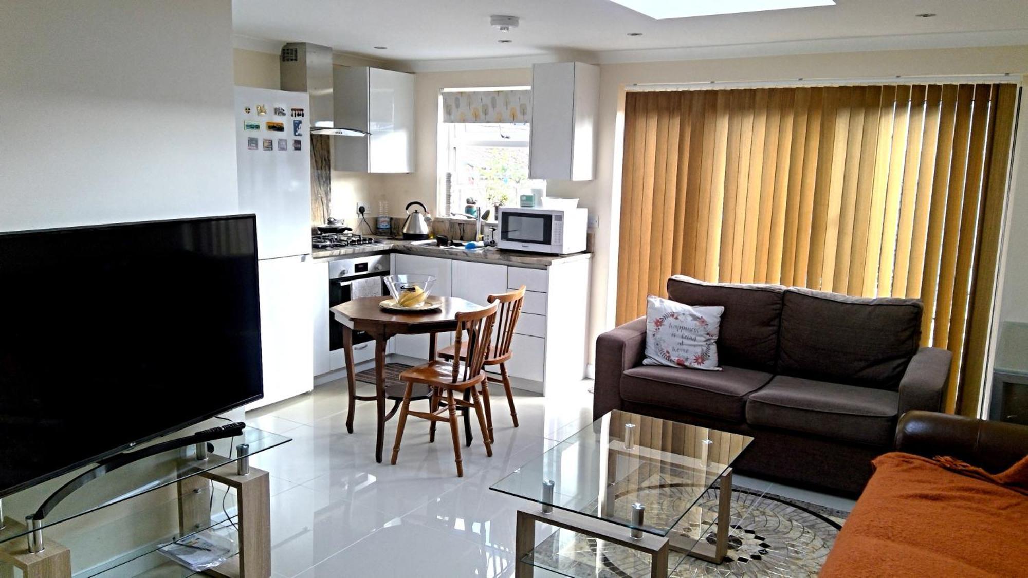 Luxury London Ensuite Double Room, Park Free, Tram-Train! มิทแชม ภายนอก รูปภาพ